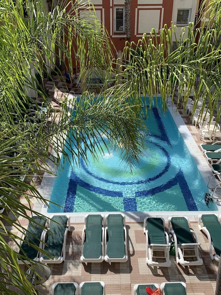 Cleopatra Spa Hotel Lloret de Mar Ngoại thất bức ảnh